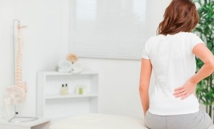 αιτίες πόνου στην πλάτη στις γυναίκες