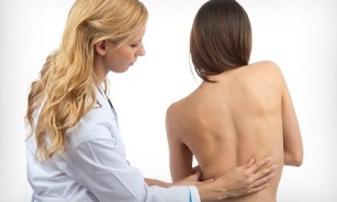 σκολίωση ως αιτία του πόνου στην πλάτη