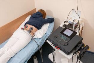 Ηλεκτροφόρηση για τη θεραπεία του πόνου στην πλάτη και την ανακούφιση της φλεγμονώδους διαδικασίας